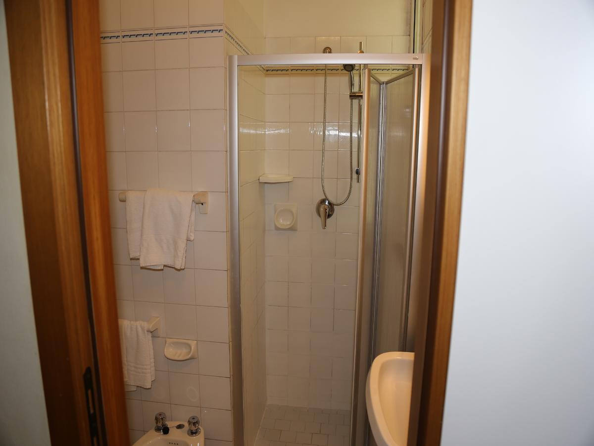 Hotel Al Dollaro Cattolica Buitenkant foto
