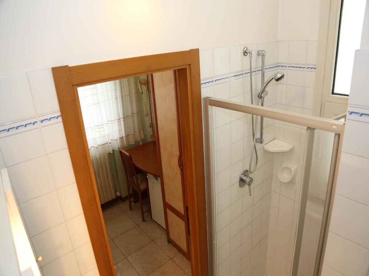 Hotel Al Dollaro Cattolica Buitenkant foto