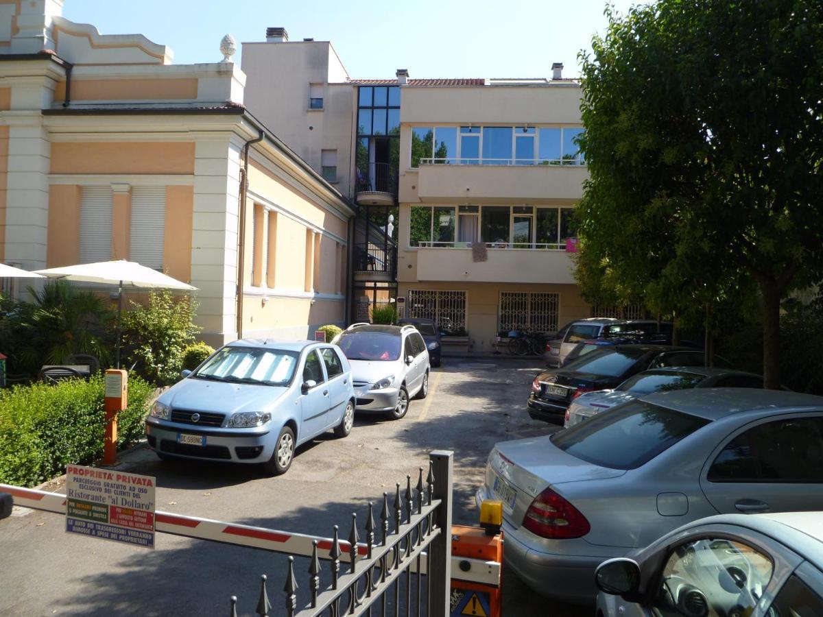 Hotel Al Dollaro Cattolica Buitenkant foto